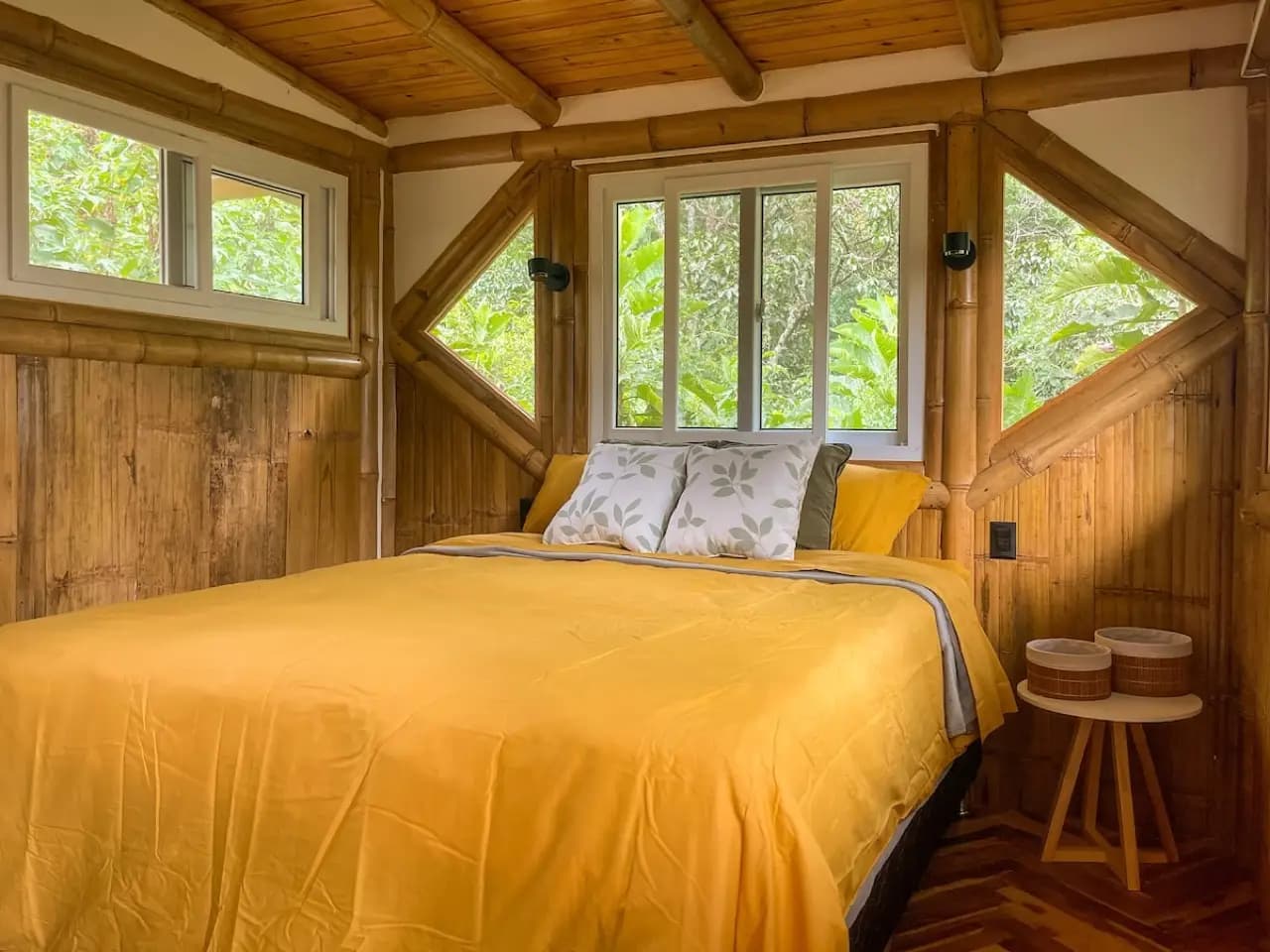 Cabaña de bambú de lujo · Cama tamaño queen · Nivel superior 20
