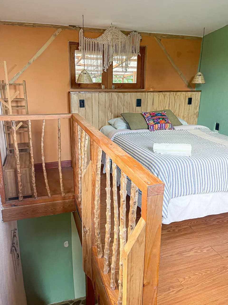 Casita familiar en granja ecológica con vista al valle Atitlán 12