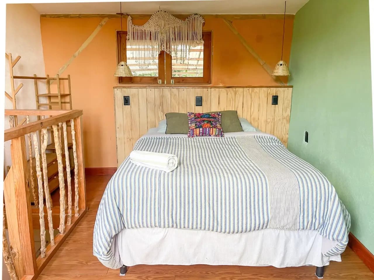 Casita familiar en granja ecológica con vista al valle Atitlán 16