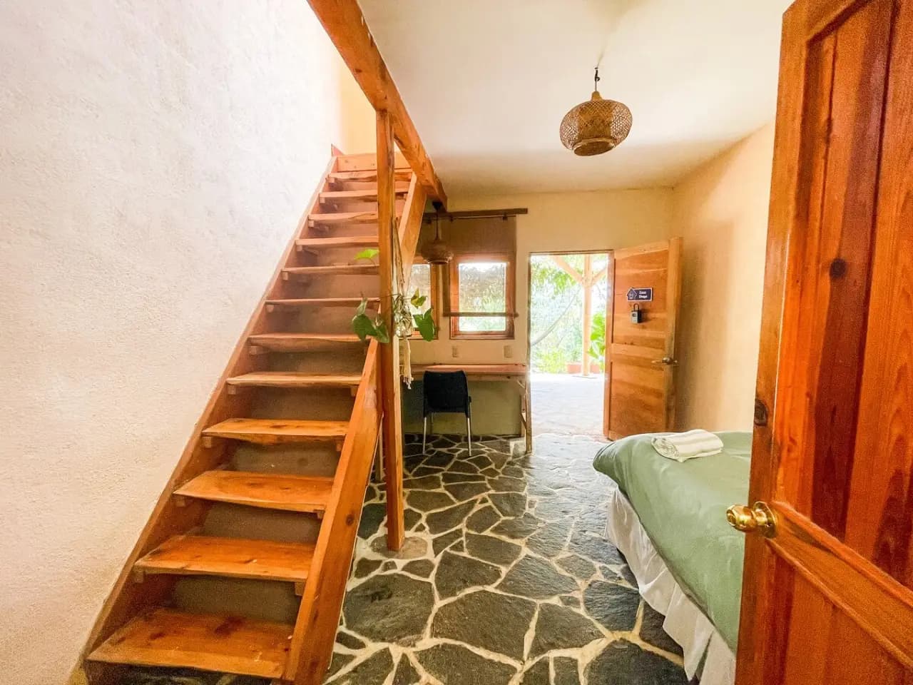 Eco casita en granja de permacultura con vista al valle 2
