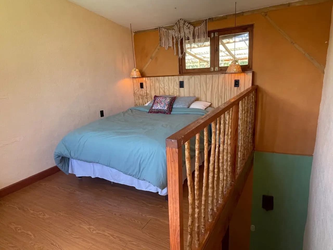 Eco casita en granja de permacultura con vista al valle 4