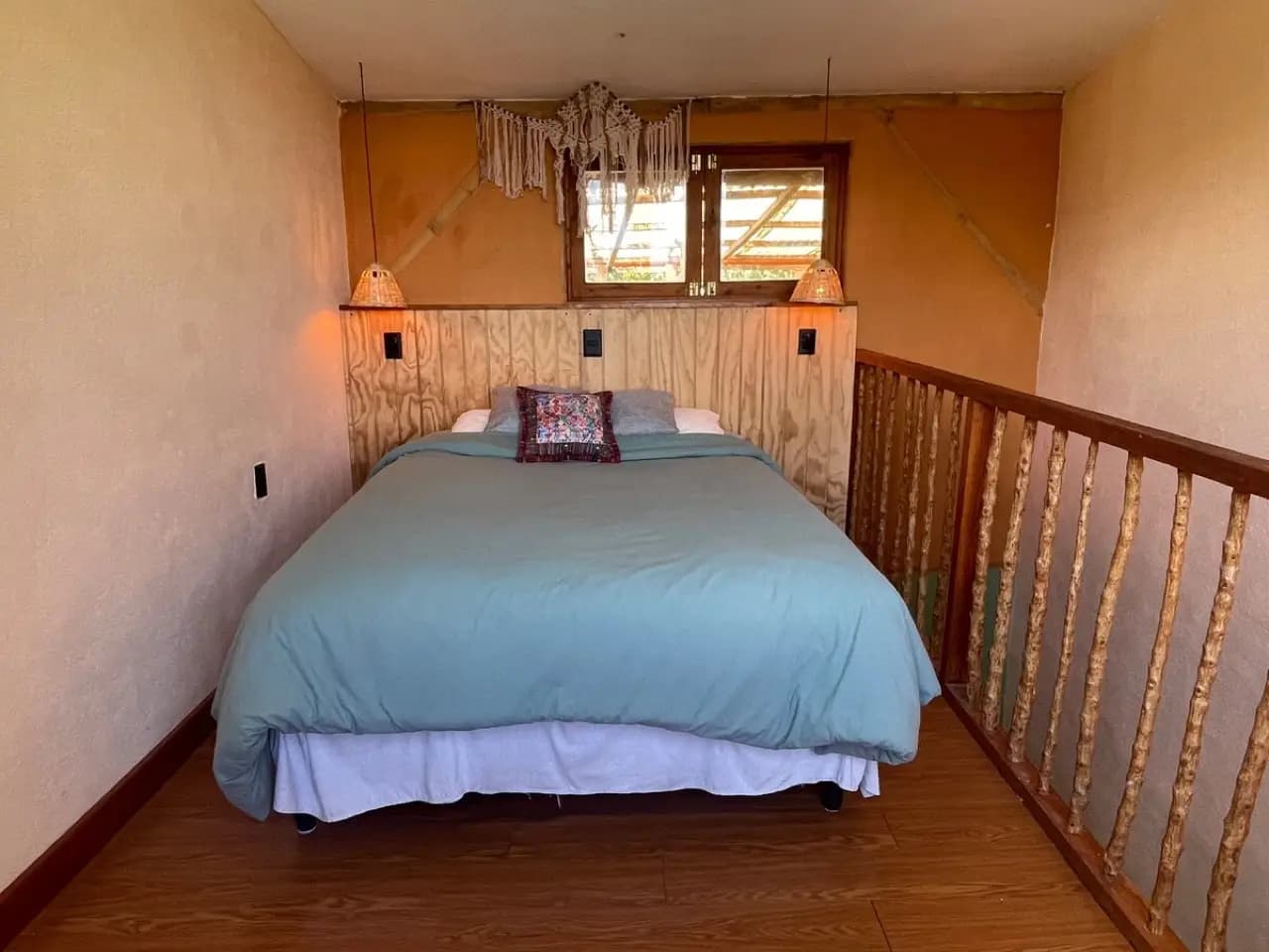 Eco casita en granja de permacultura con vista al valle 9