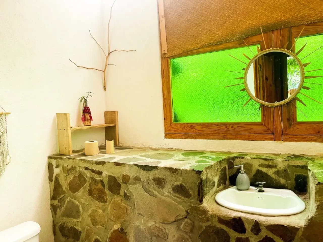 Eco casita en granja de permacultura con vista al valle 17